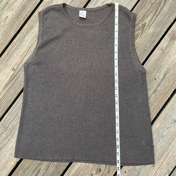 Stretchy sleeveless sweater S/M - Picture 6 of 6